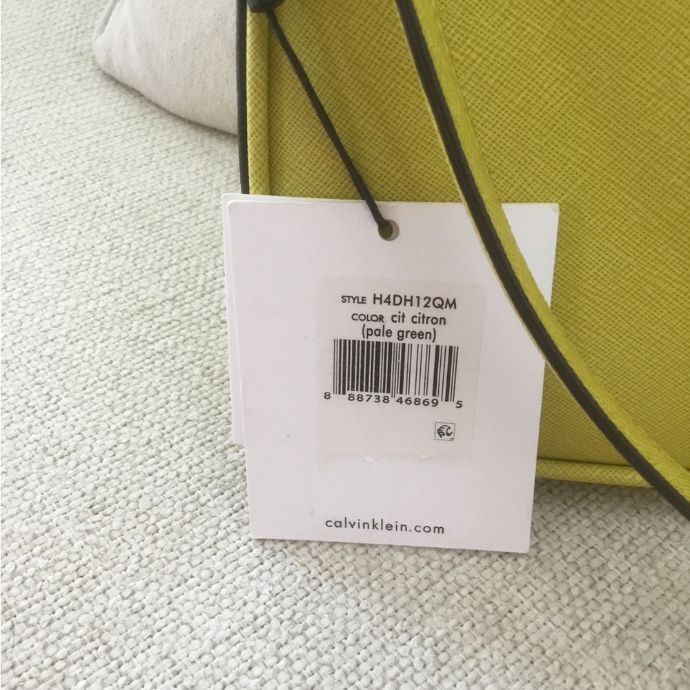 Calvin Klein Yellow Shoulder Bag with Gold Hardware - Picture 4 of 7